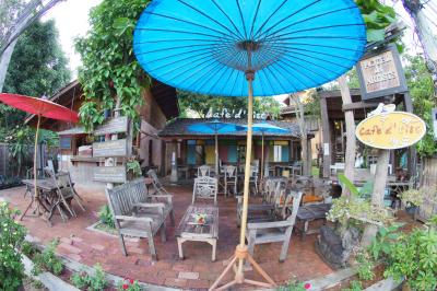 Hotel des Artists Cafe d'Tist