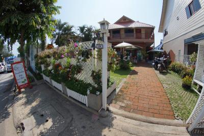 Oor-U-Pai Guest House